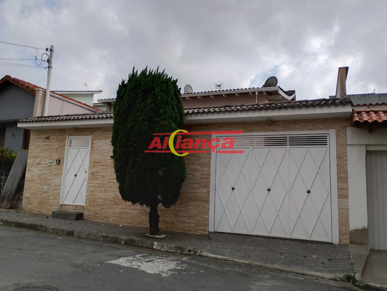 Foto 1 de Casa, para Locação, em Vila Galvão, Guarulhos - Ref AI44510