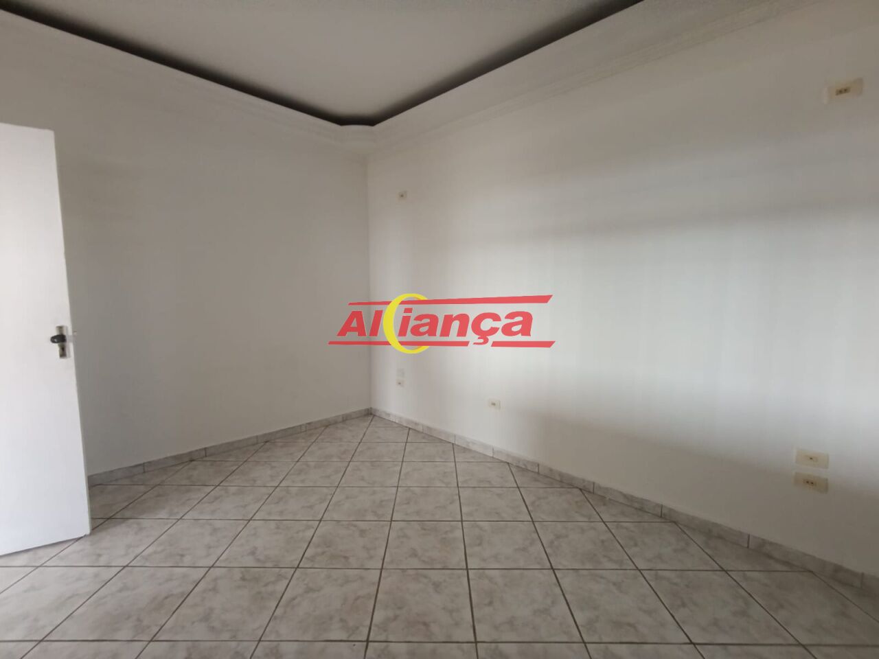 Foto 1 de Casa, para Locação, em Jardim Presidente Dutra, Guarulhos - Ref AI46472