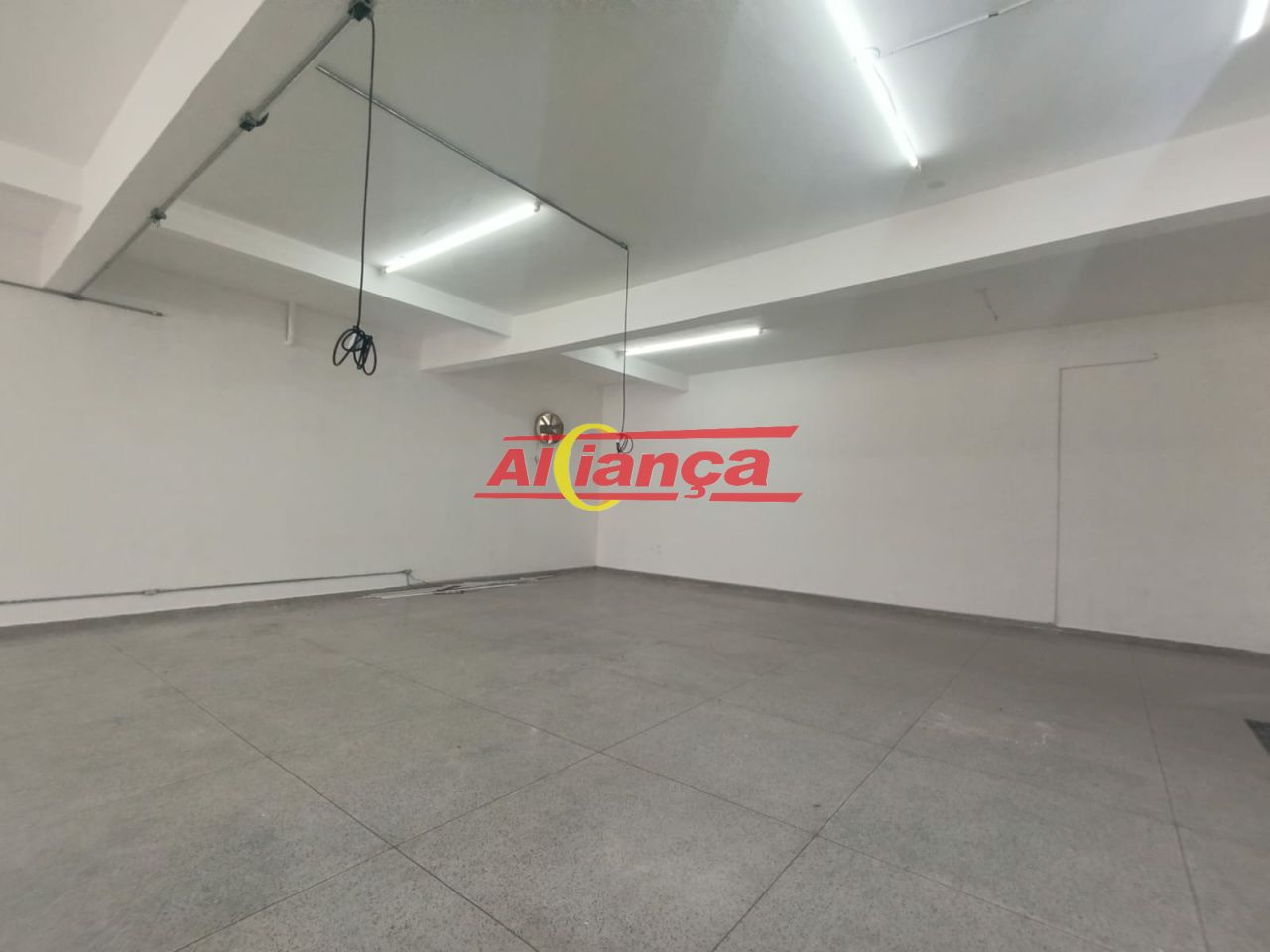 Foto 1 de Comercial, para Locação, em Vila Nova Bonsucesso, Guarulhos - Ref AI47642
