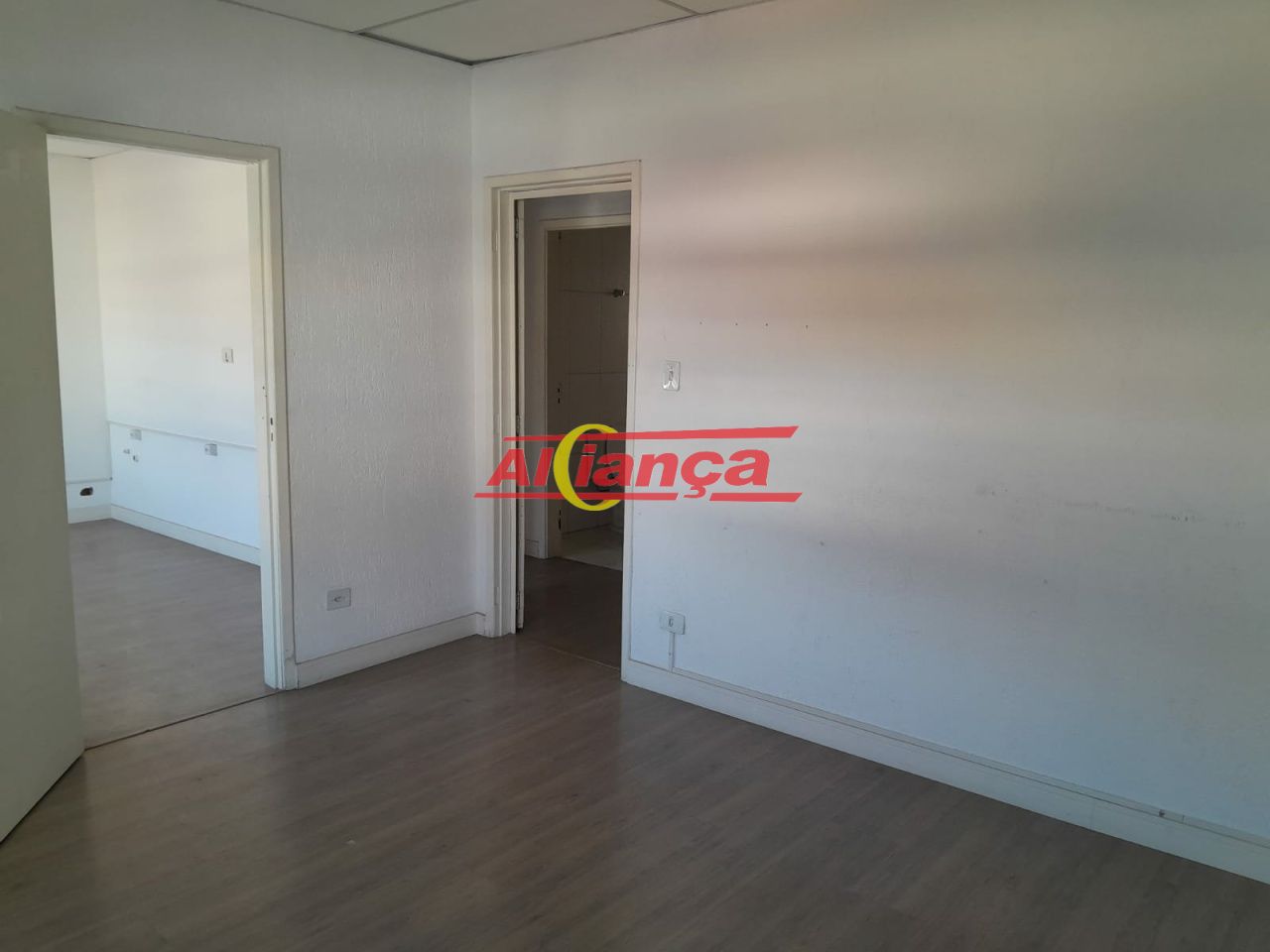 Foto 1 de Comercial, para Locação, em Vila Galvão, Guarulhos - Ref AI48152
