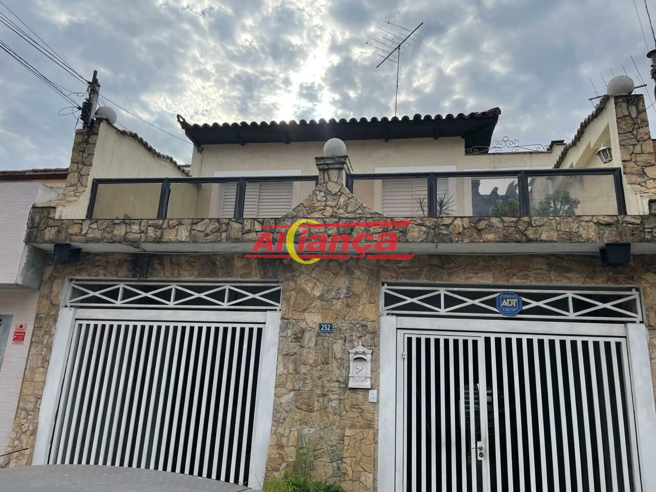 Foto 1 de Casa, para Locação, em Vila Zamataro, Guarulhos - Ref AI53100