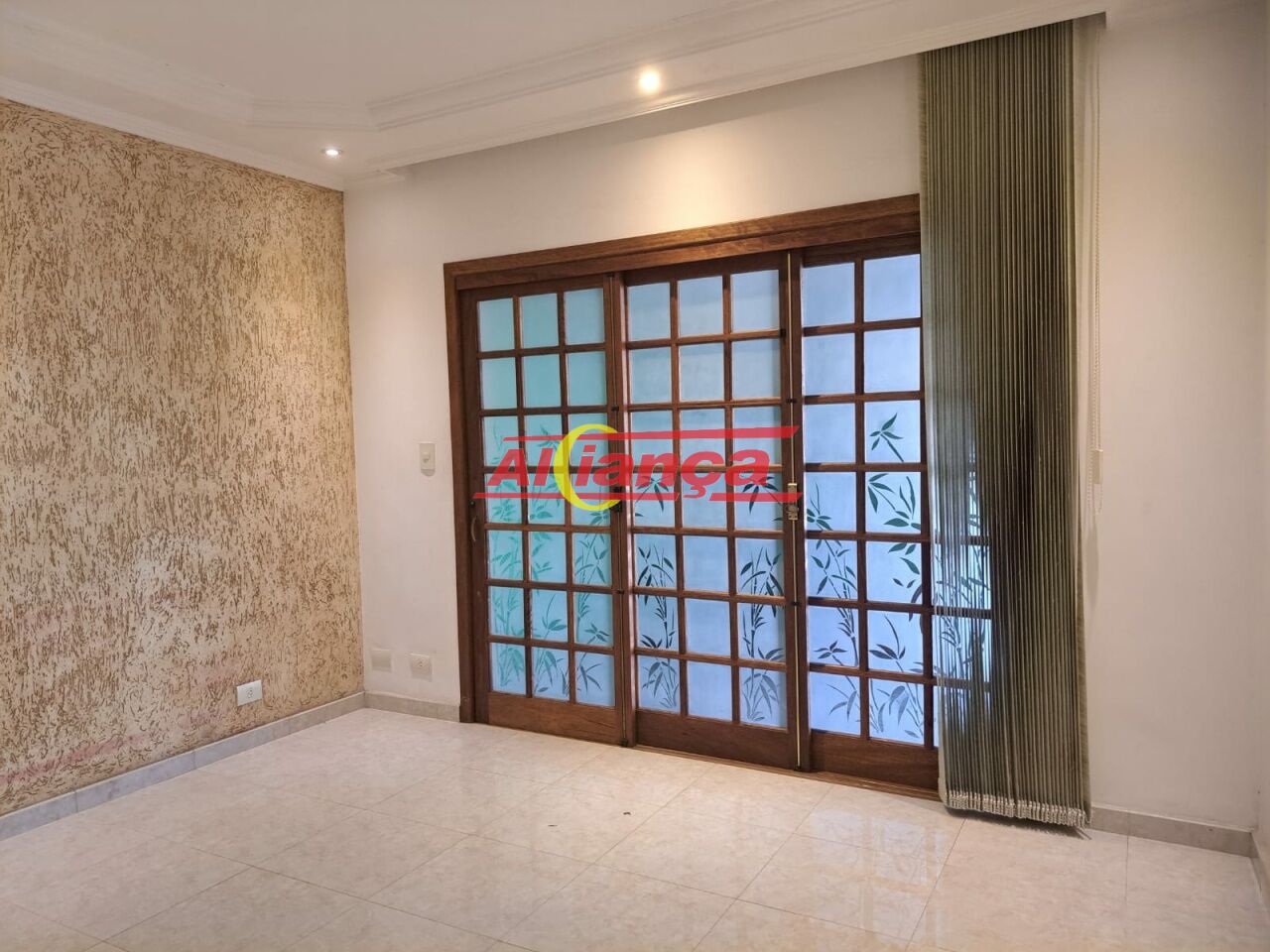Foto 1 de Casa, para Venda, em Jardim Rosa de Franca, Guarulhos - Ref AI55422