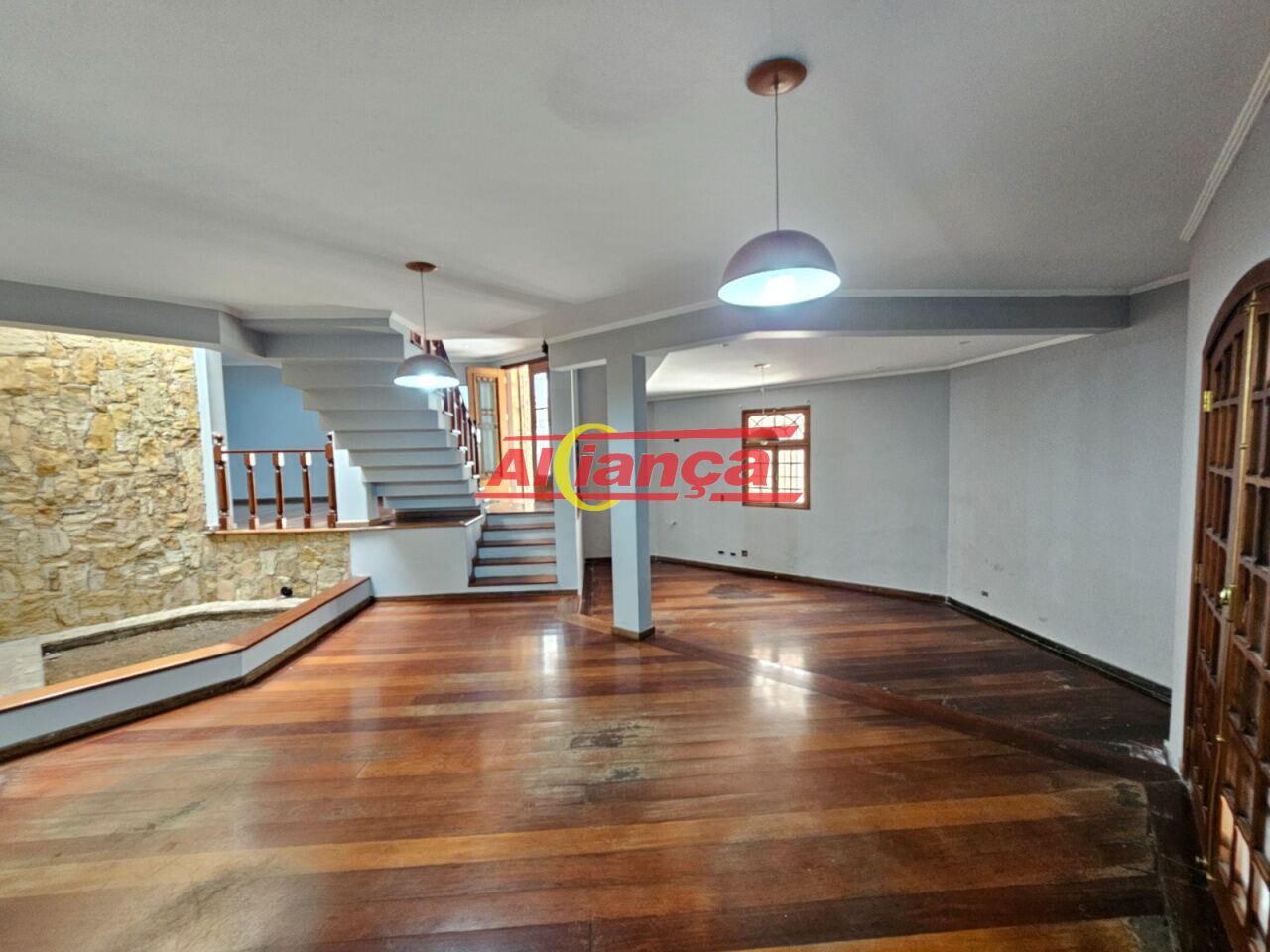 Foto 1 de Casa, para Locação, em Jardim Santa Mena, Guarulhos - Ref AI56680