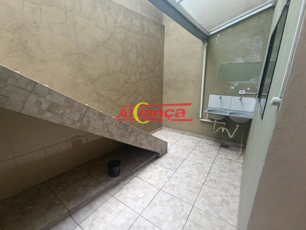 Foto 1 de Casa, para Locação, em Cumbica, Guarulhos - Ref AI57784