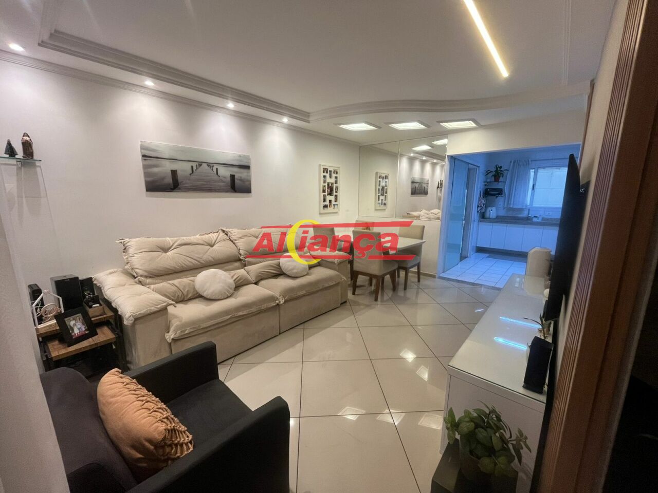 Foto 1 de Casa, para Venda, em Vila Adelaide Perella, Guarulhos - Ref AI57936