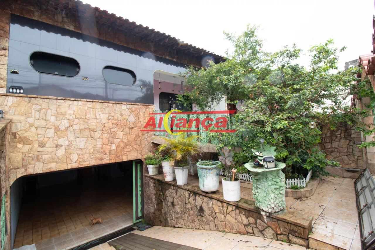 Foto 1 de Casa, para Locação, em Cocaia, Guarulhos - Ref AI66756