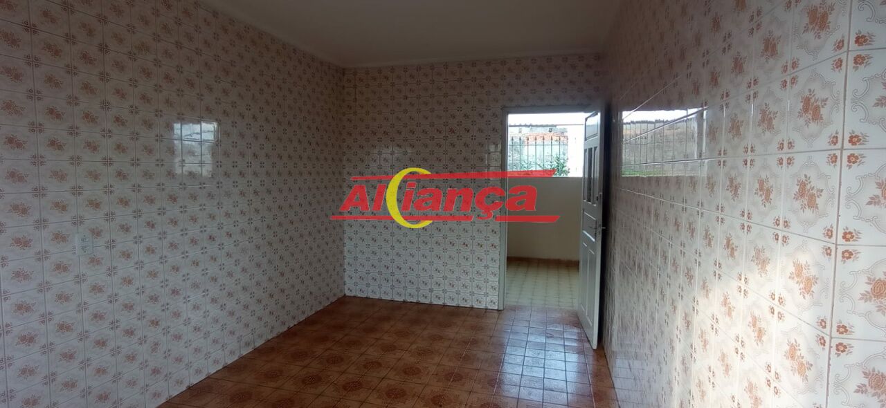 Foto 1 de Casa, para Locação, em Jardim Rosa de Franca, Guarulhos - Ref AI67102