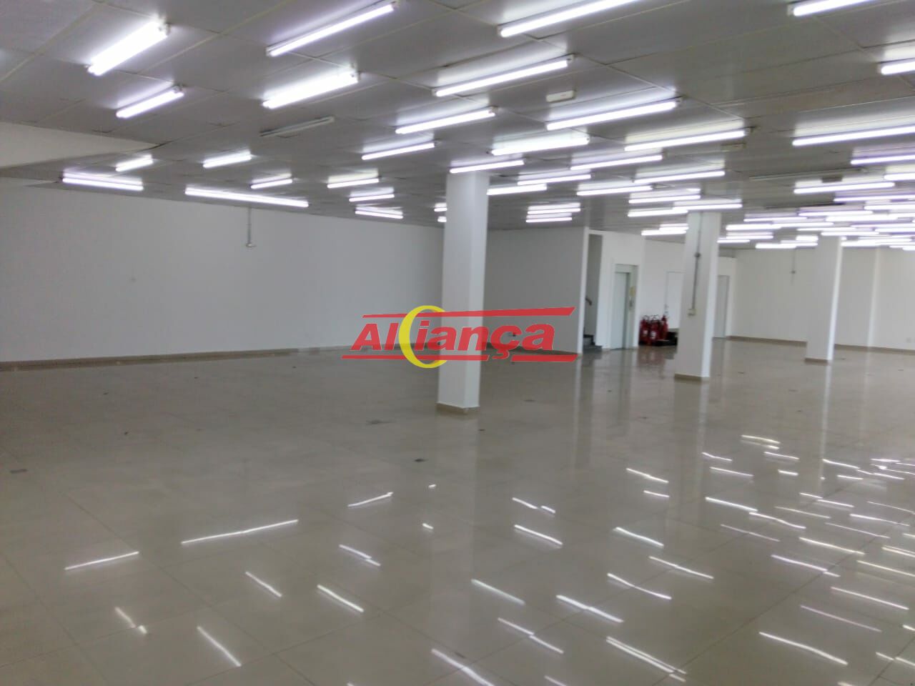 Foto 1 de Comercial, para Locação, em Cocaia, Guarulhos - Ref AI67204