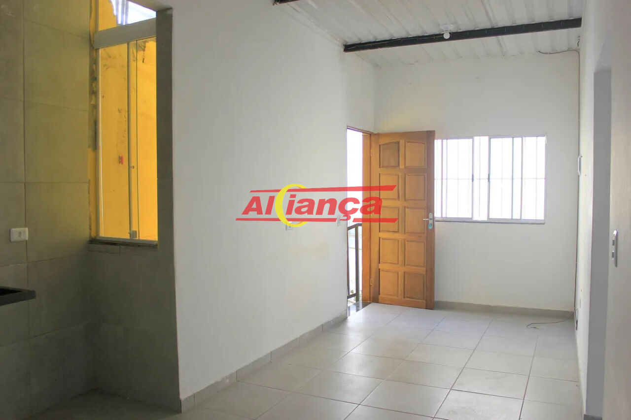 Foto 1 de Casa, para Locação, em Vila Itapoan, Guarulhos - Ref AI68725