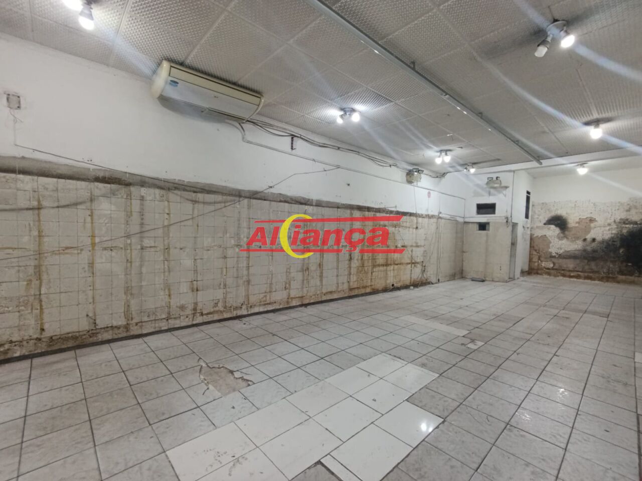 Foto 1 de Comercial, para Locação, em Vila Hulda, Guarulhos - Ref AI70655