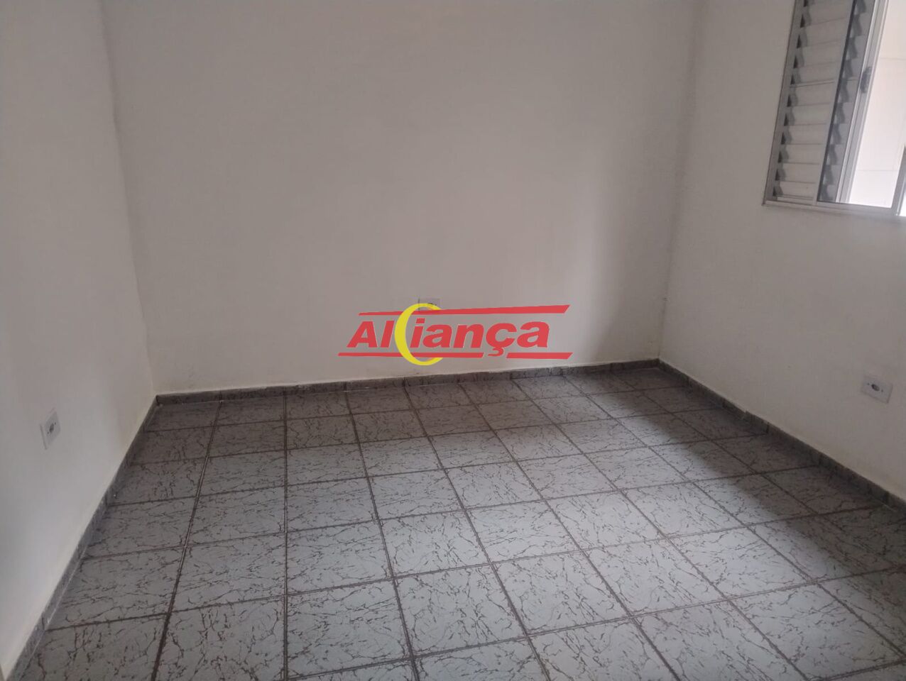 Foto 1 de Casa, para Locação, em Cocaia, Guarulhos - Ref AI70827