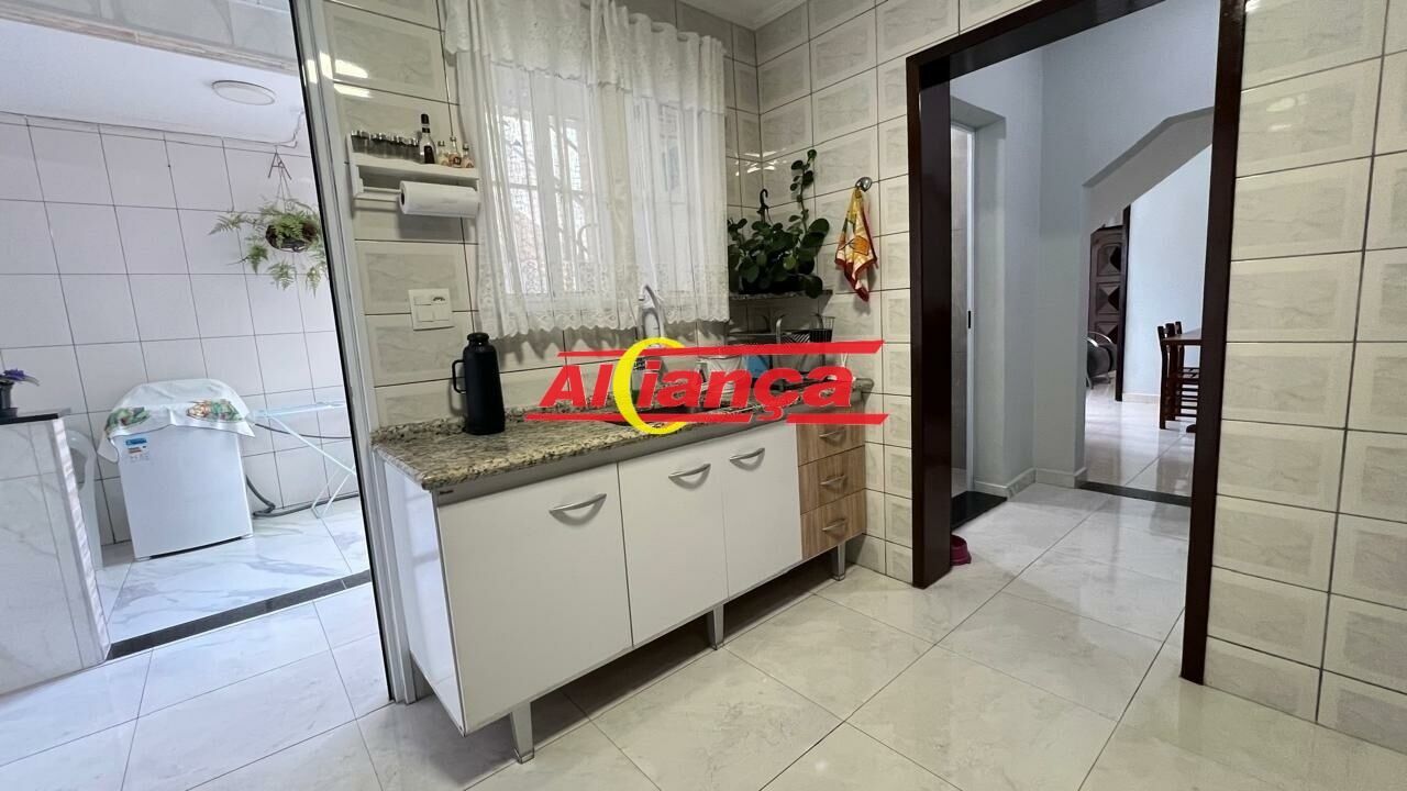 Foto 1 de Casa, para Locação, em Vila Galvão, Guarulhos - Ref AI71357