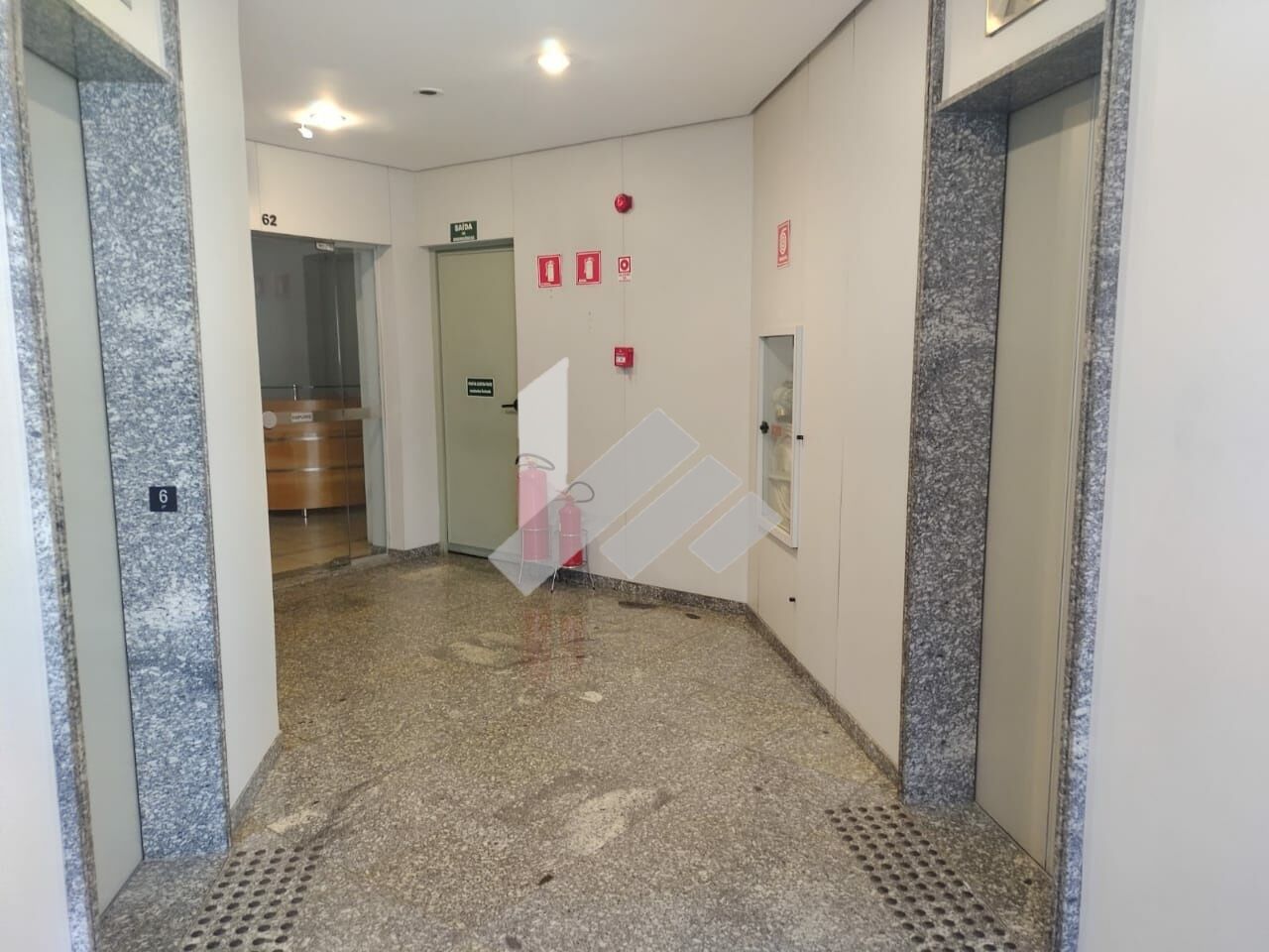 Conj. Comercial para Venda - Cidade Monções