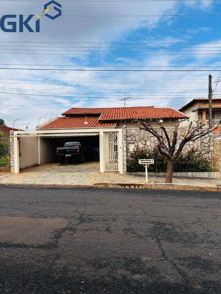 Casa, 3 quartos, 214 m² - Foto 1