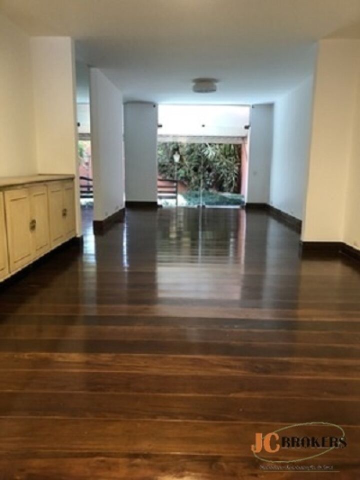 Casa Térrea para Locação - MOEMA