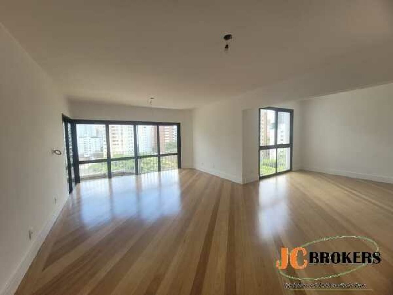 Apartamento para Venda - Moema