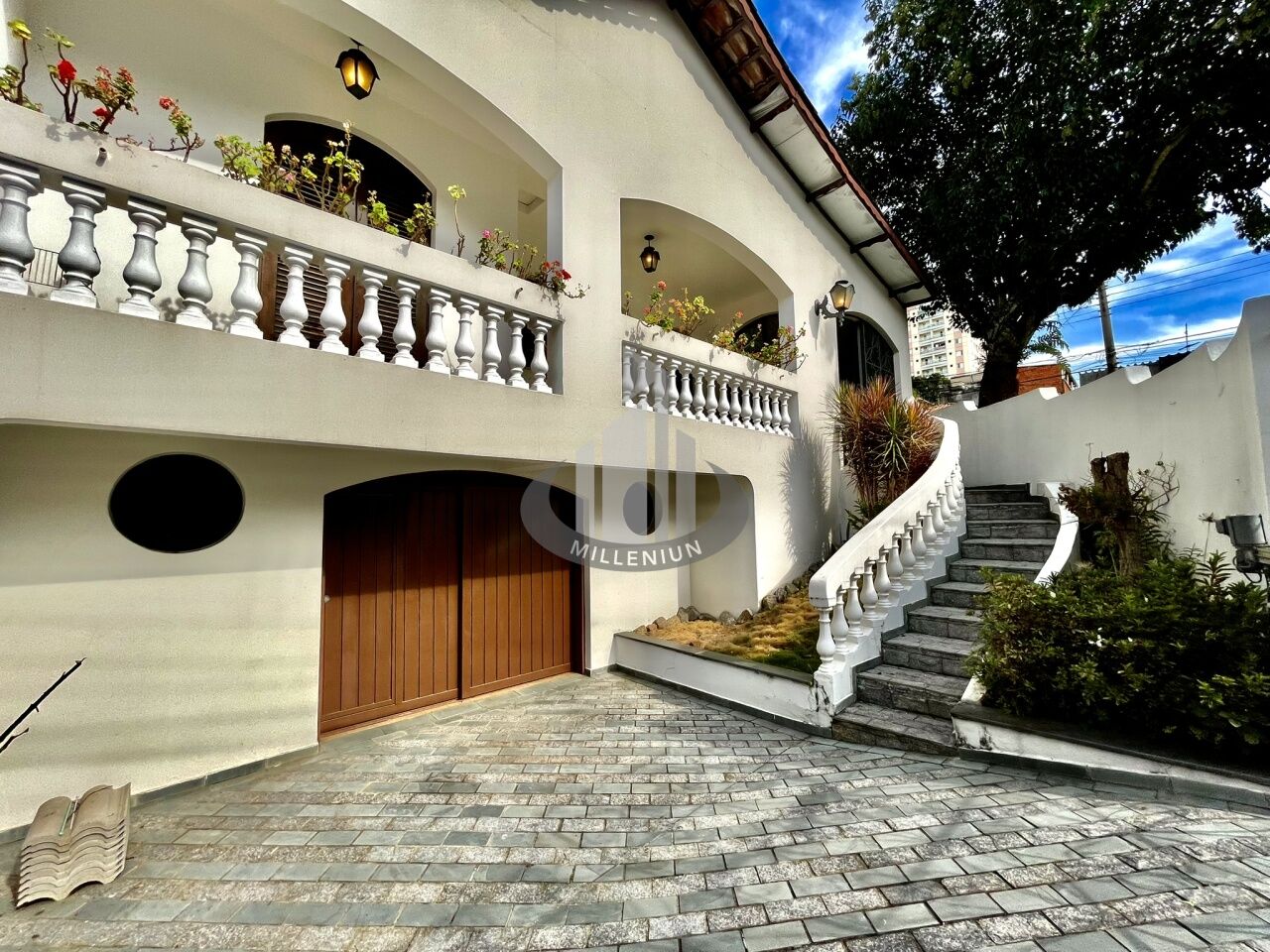 Casa Assobradada para Locação - Santa Maria
