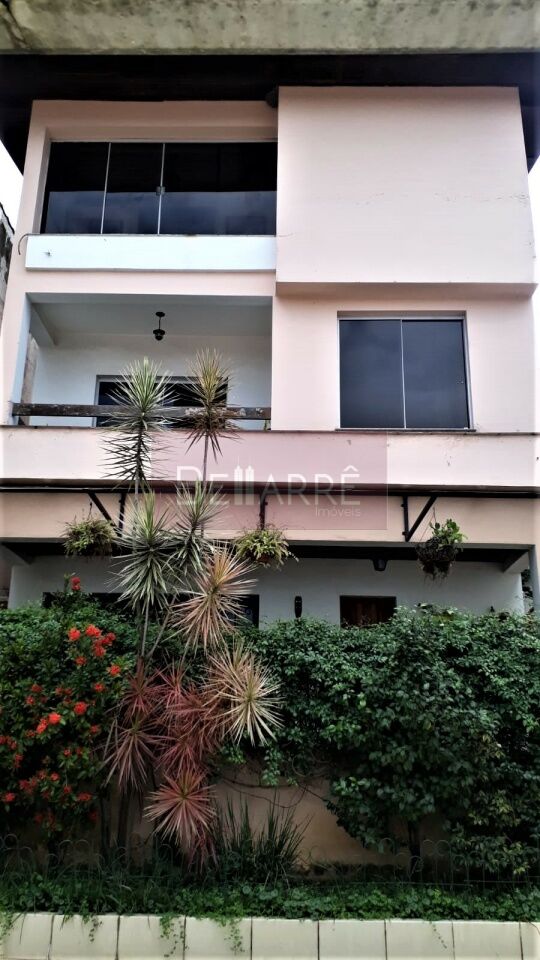 Casa Assobradada para Venda - Jardim Peri Peri