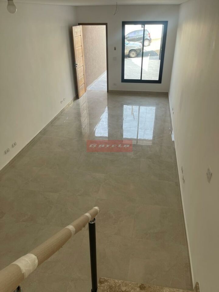 Sobrado para Venda - JARDIM ERNESTINA