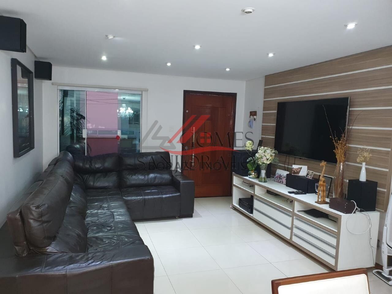 Casa com 3 quartos, sendo 1 suíte para venda na Vila Magini em Mauá