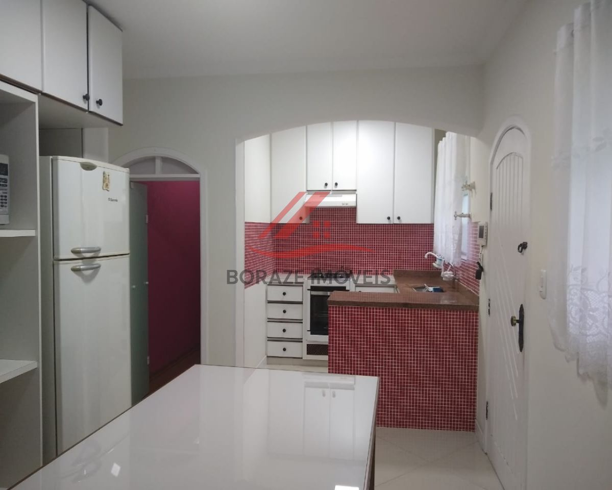 Casa com 4 quartos, sendo 1 suíte para venda na Vila Vitória em Mauá