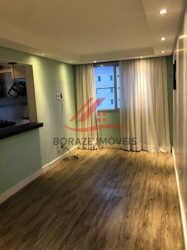 Apartamento com 2 quartos para venda no Parque São Vicente em Mauá/SP.