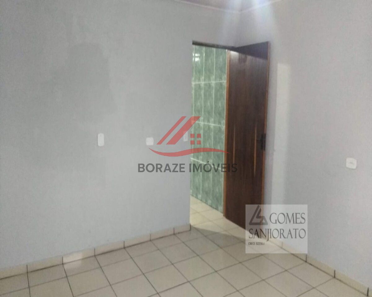 Casa para venda no Jardim Anchieta em Mauá, com 2 dormitórios, 2 vagas de garagem, tendo 250m² de ár