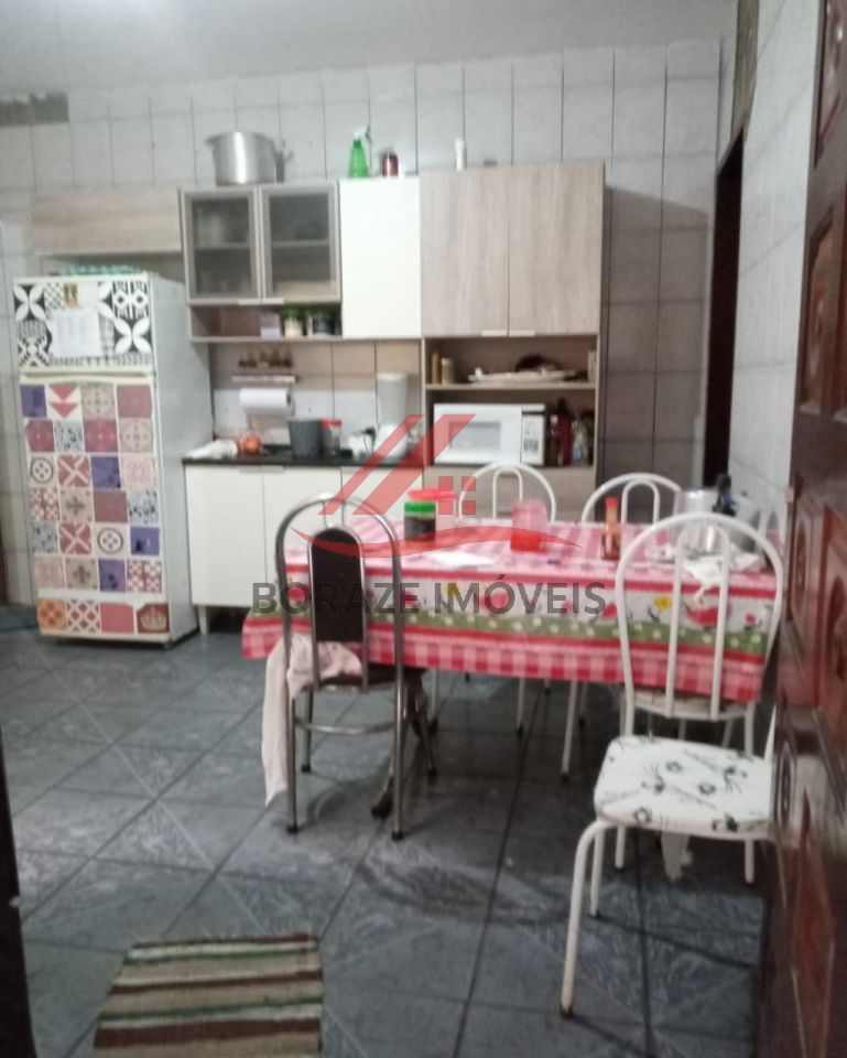 Casa com 3 quartos para venda no Jardim Guapituba