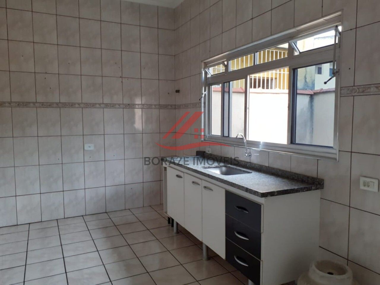 Casa com 3 quartos, sendo 1 suíte para venda na Vila Vitória em Mauá