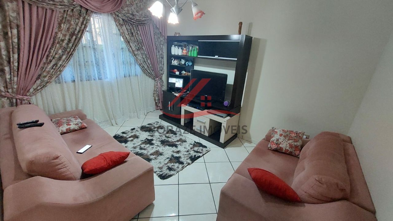 Casa com 3 quartos, sendo 1 suíte para venda na Vila Bocaina em Mauá
