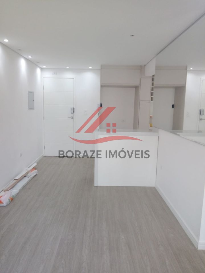 Apartamento com 2 quartos, sendo 1 suíte para comprar no Parque São Vicente em Mauá