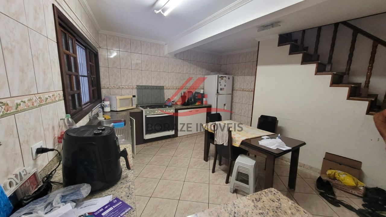 Casa com 3 quartos para venda no Jardim Guapituba em Mauá