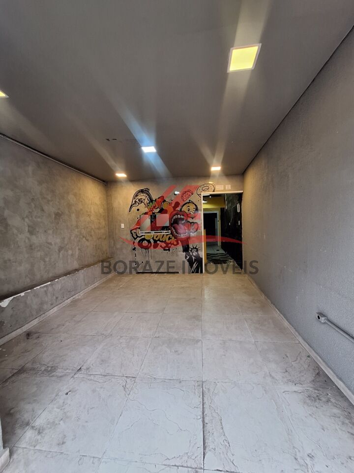 Salão Comercial 100m² com 2 Banheiros no Parque São Vicente em Mauá/SP.