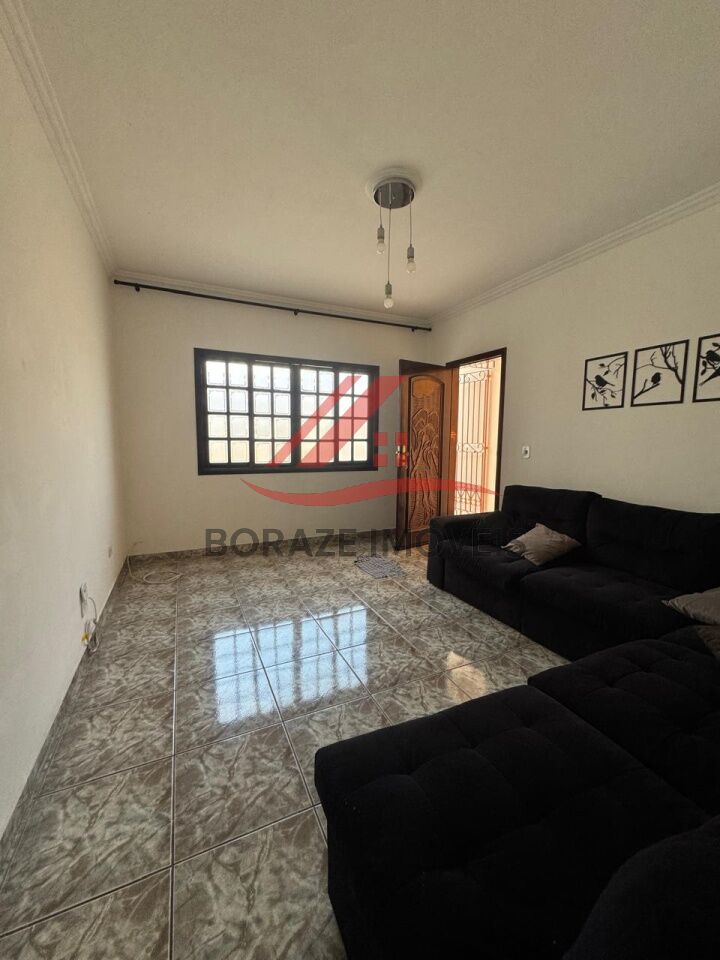 Sobrado Impecável com 3 Dormitórios, Suíte e 4 Vagas no Jardim Sílvia Maria - Mauá - SP.