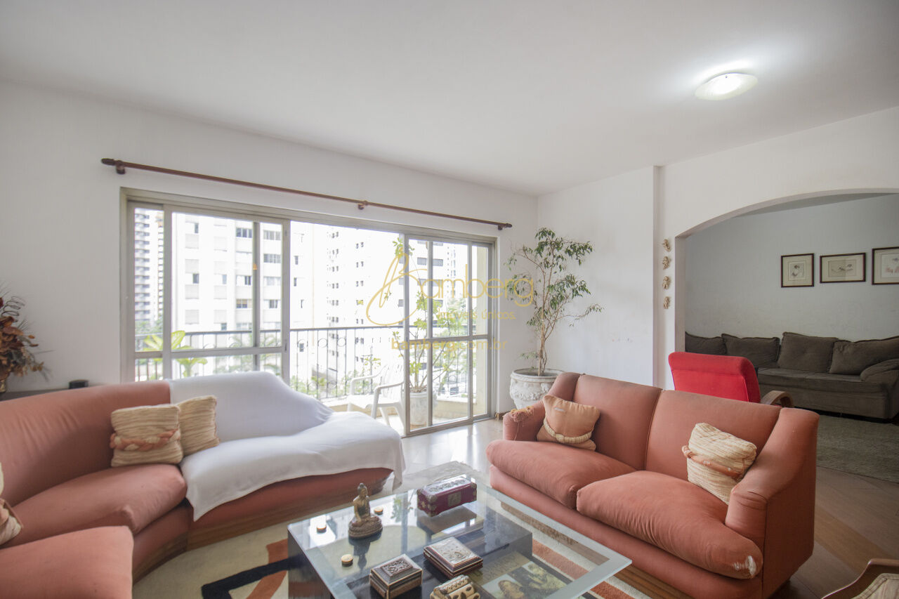 Apartamento no bairro Moema - São Paulo