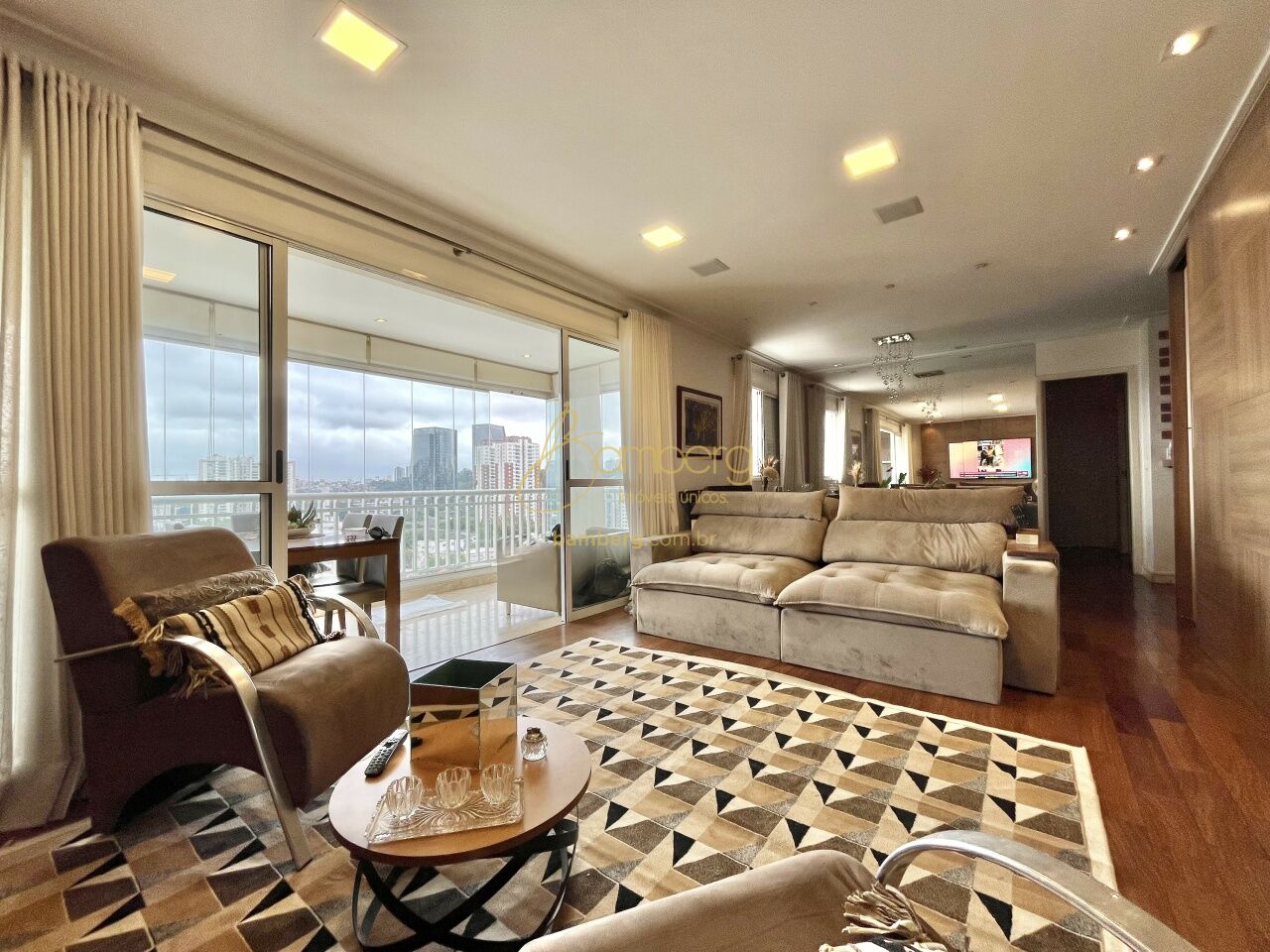 Apartamento no bairro Granja Julieta - São Paulo