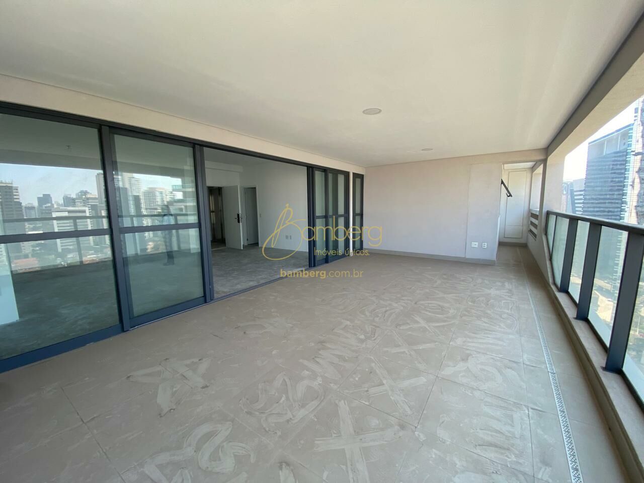 Apartamento no bairro Chácara Santo Antônio  - São Paulo