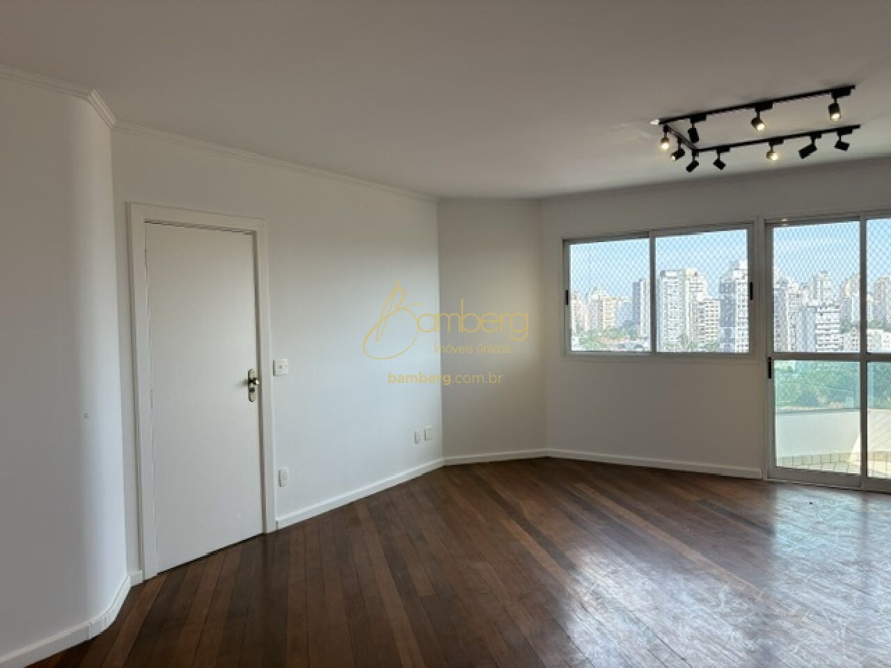 Apartamento no bairro Campo Belo - São Paulo