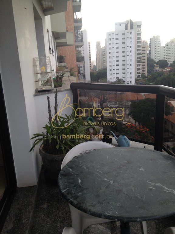 Apartamento no bairro Campo Belo - São Paulo