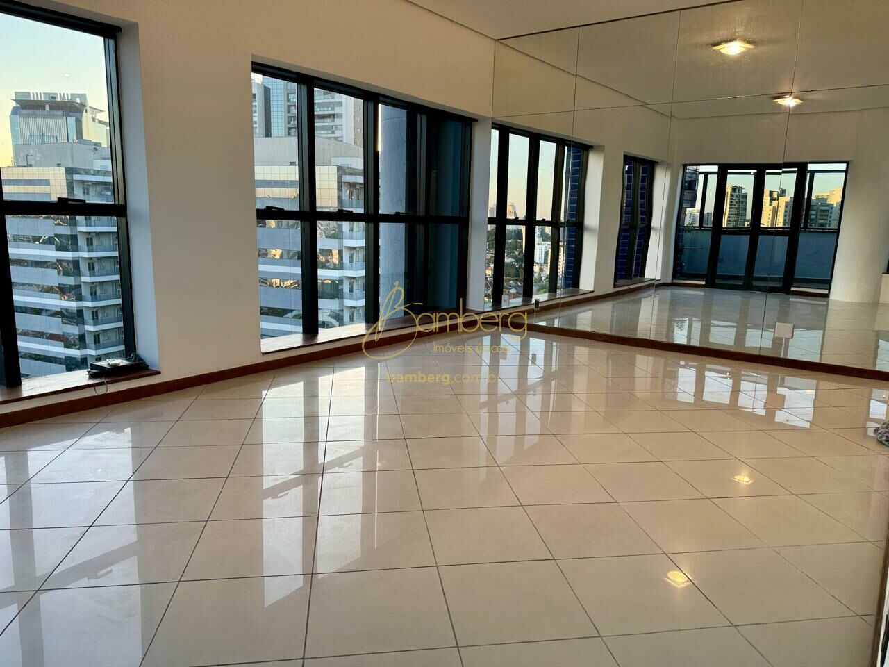 Apartamento no bairro Chácara Santo Antônio  - São Paulo