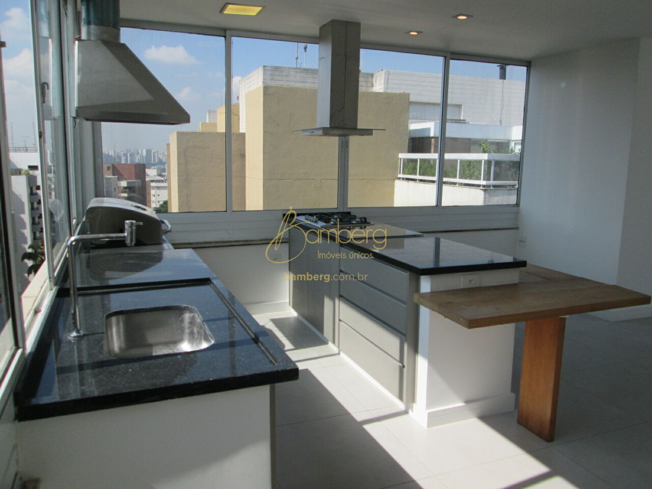 Apartamento no bairro Panamby - São Paulo