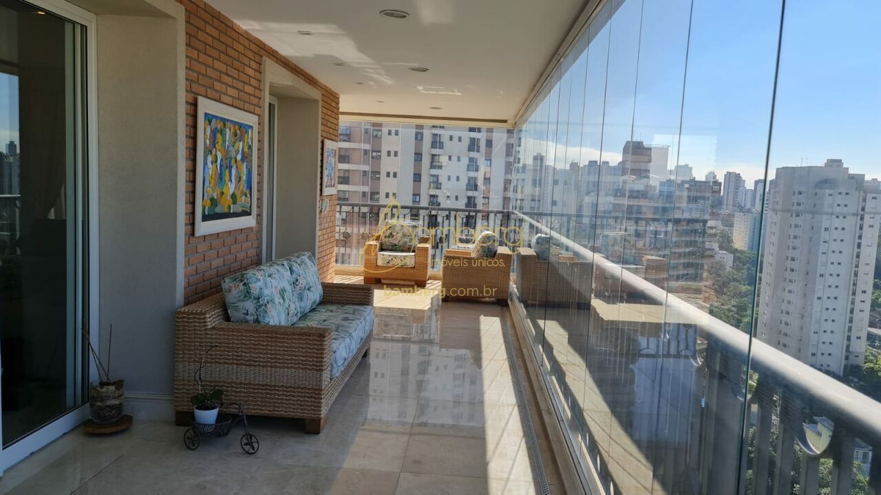 Apartamento no bairro Panamby - São Paulo