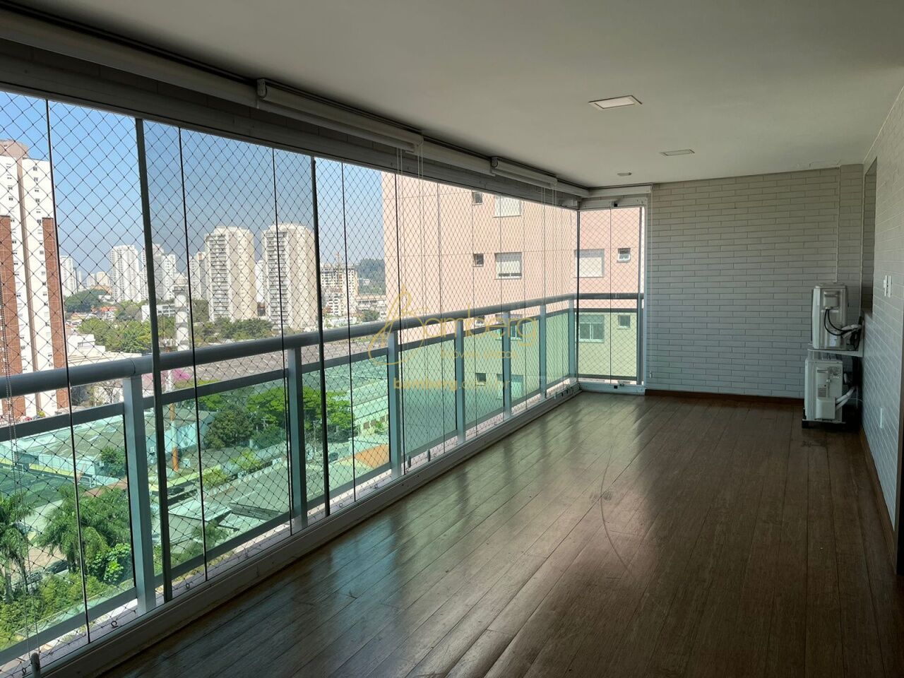 Apartamento no bairro Granja Julieta - São Paulo
