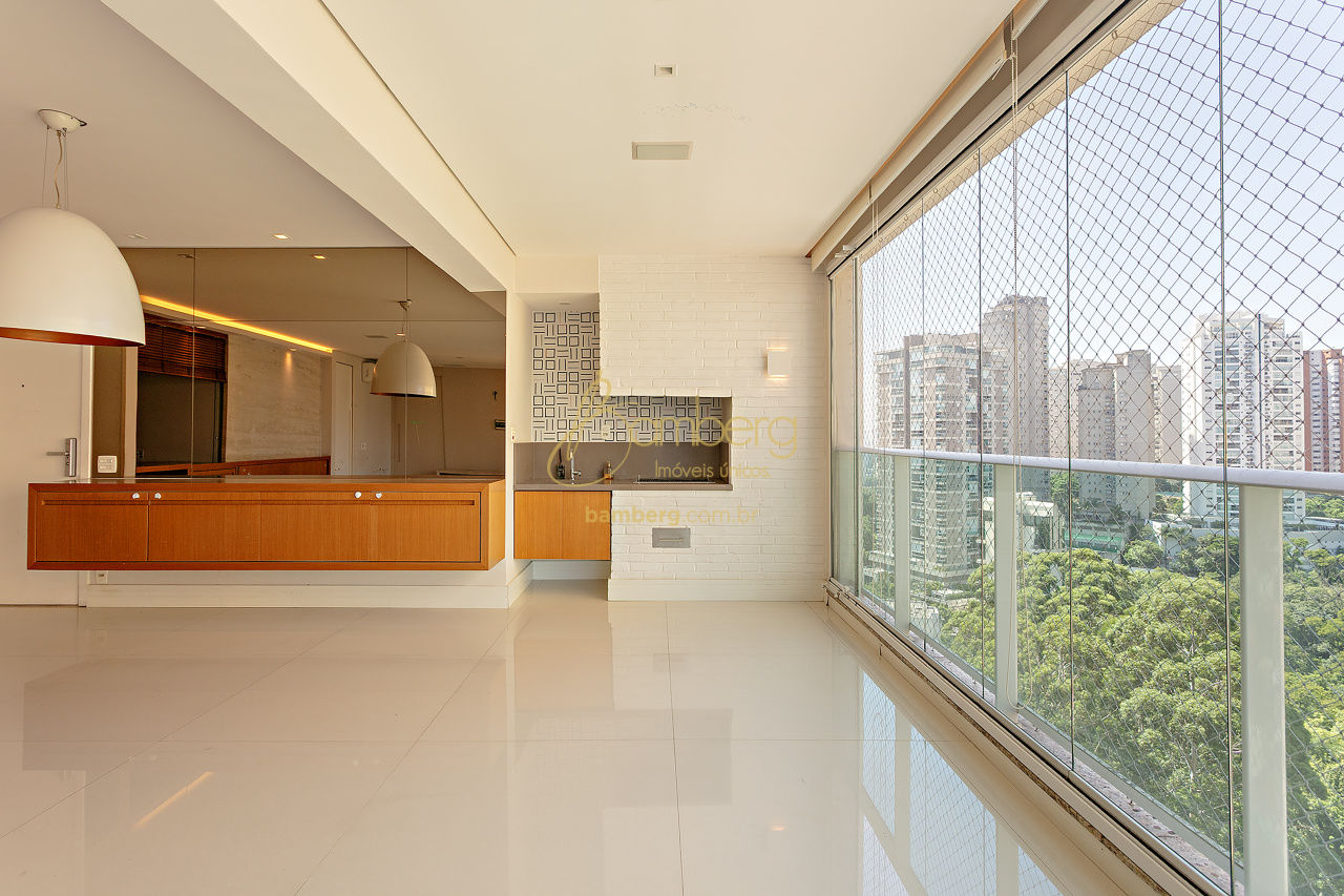 Apartamento no bairro Panamby - São Paulo