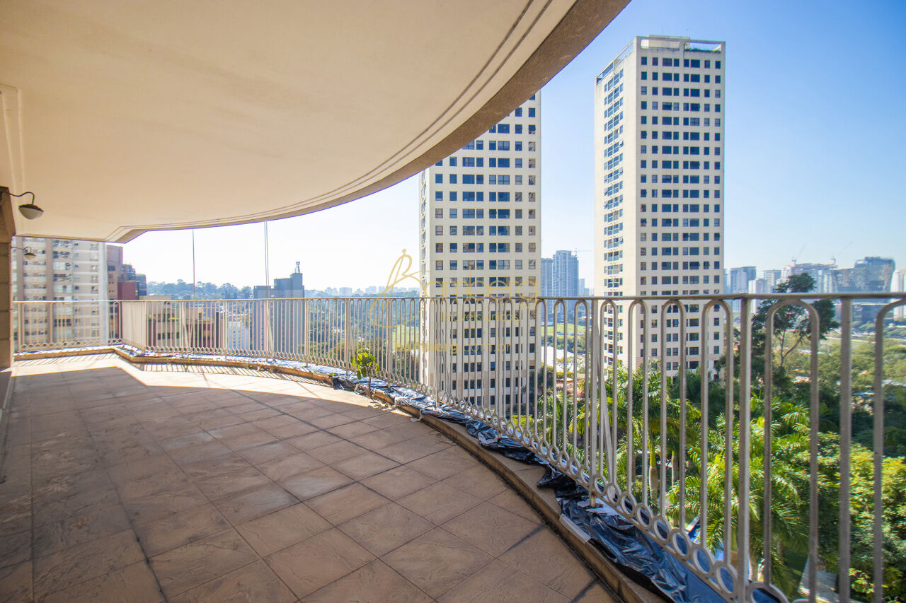 Apartamento no bairro Panamby - São Paulo
