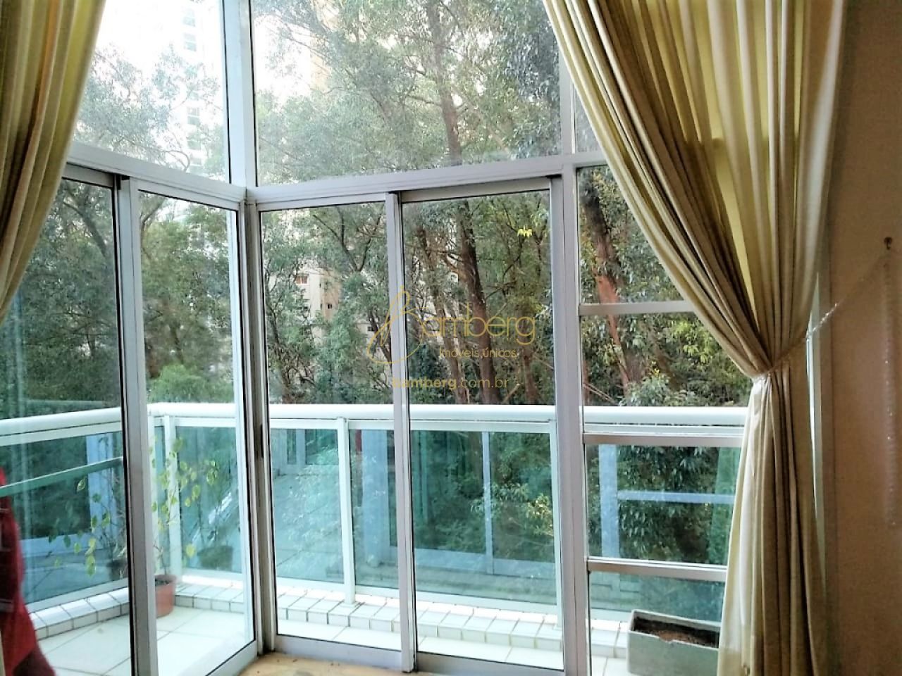 Apartamento no bairro Panamby - São Paulo