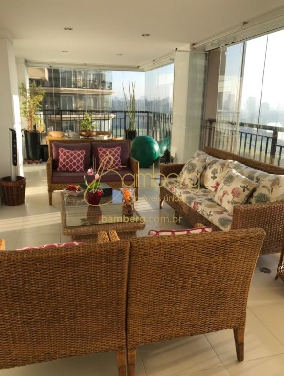 Apartamento no bairro Panamby - São Paulo