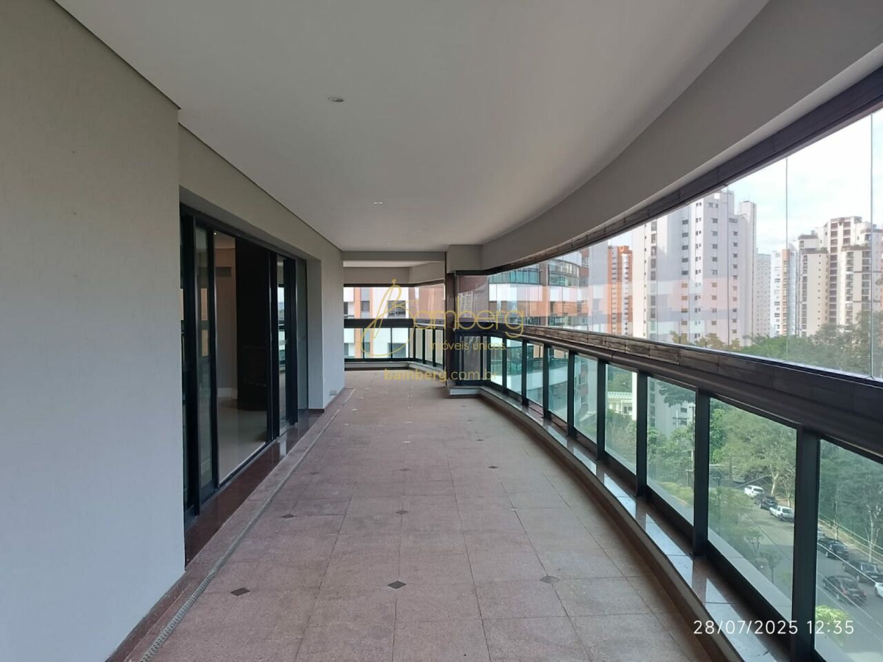 Apartamento no bairro Panamby - São Paulo