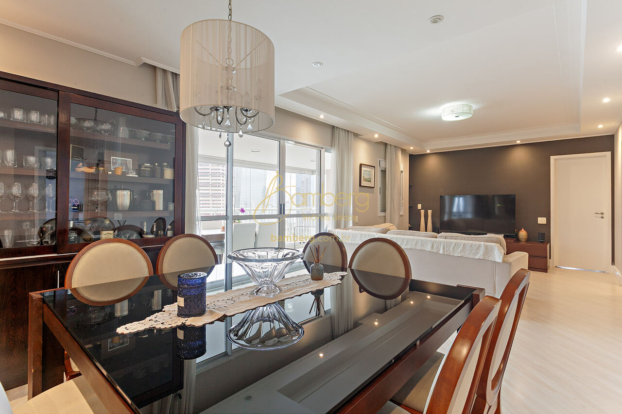 Apartamento no bairro Chácara Santo Antônio  - São Paulo