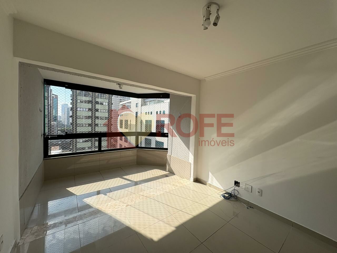 Foto 2 - RF15300